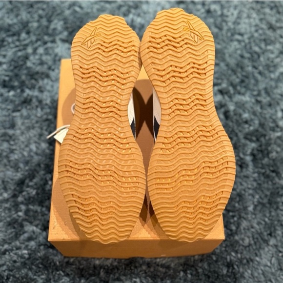 Reebok Zigtech white/black/gum size 14 - Picture 3 of 3